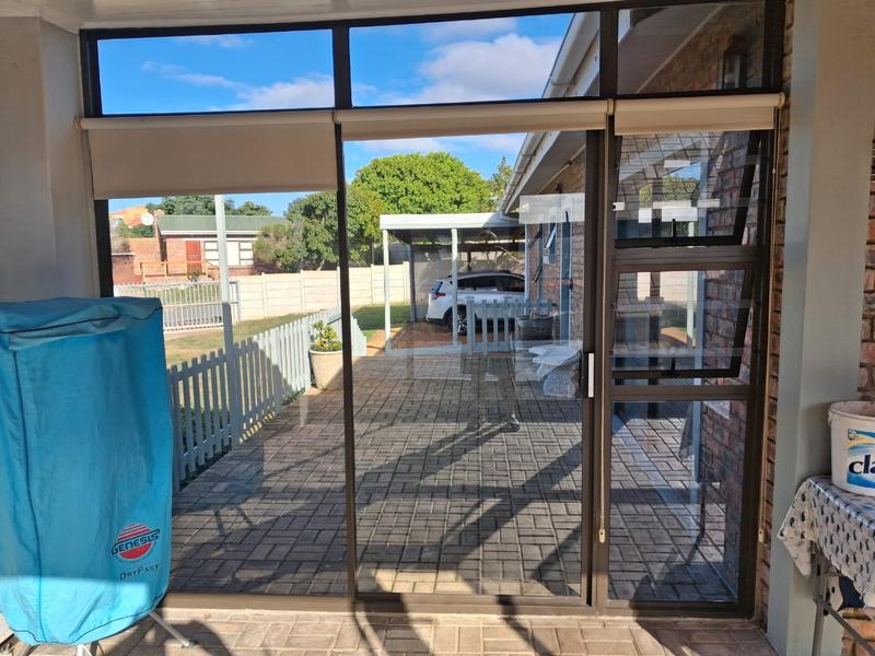 2 Bedroom Property for Sale in Stilbaai Wes Western Cape